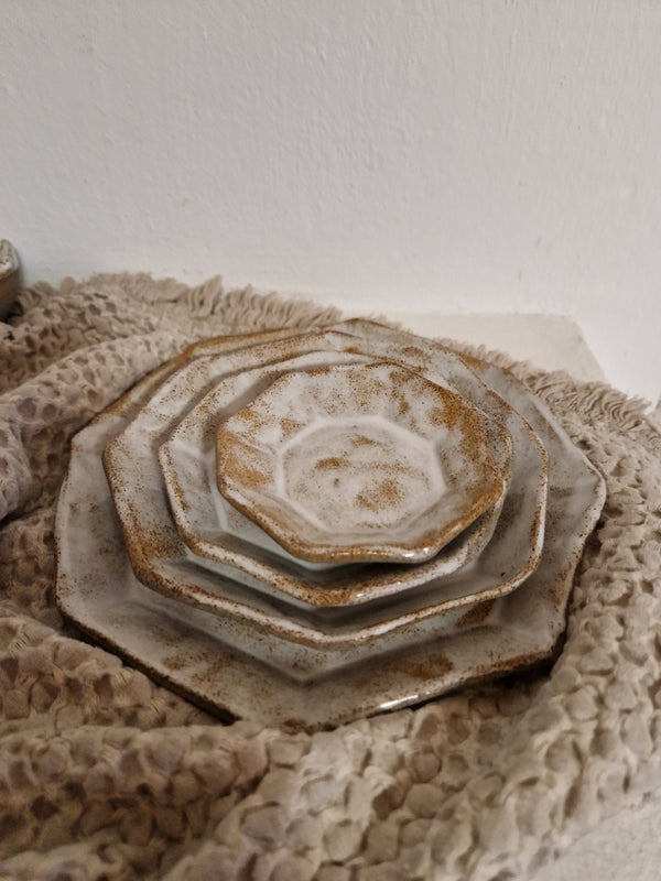 K&auml;ytt&ouml;keramiikkaa, taide-keramiikka ja keramiikkakurssit